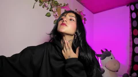 Lola online show from February 25, 8:46 am