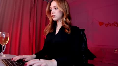 lolalemona online show from February 20, 1:19 pm