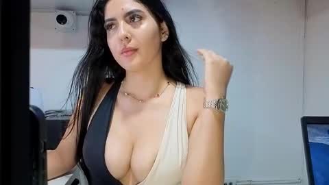 lolalola_12 online show from October 21, 12:58 am