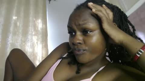 Snapshot of lolamia7 chatting on October 14, 5:10 am lolamia7 online show from October 14, 5:10 am