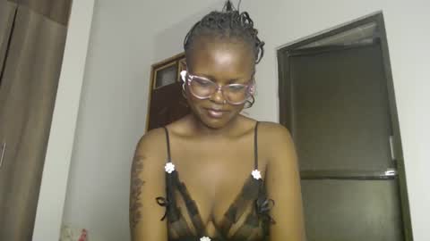 Snapshot of lolamia7 chatting on March 11, 5:13 am lolamia7 online show from March 11, 5:13 am