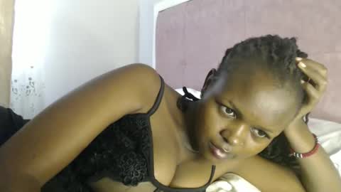 Snapshot of lolamia7 chatting on October 11, 5:56 am lolamia7 online show from October 11, 5:56 am