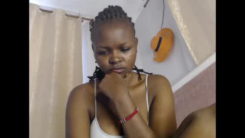 Snapshot of lolamia7 chatting on October 22, 6:51 am lolamia7 online show from October 22, 6:51 am