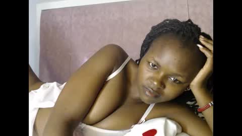 Snapshot of lolamia7 chatting on September 23, 5:49 am lolamia7 online show from September 23, 5:49 am