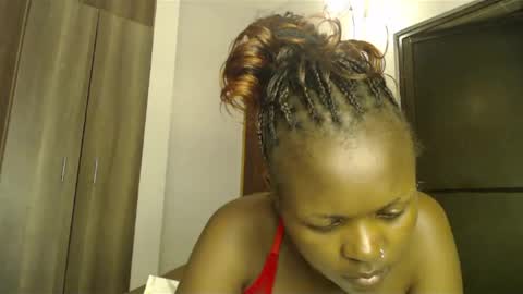 Snapshot of lolamia7 chatting on February 16, 6:32 pm lolamia7 online show from February 16, 6:32 pm