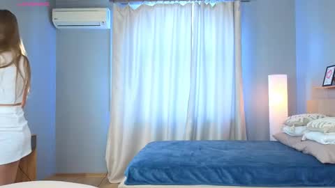 Lola online show from November 4, 8:52 am