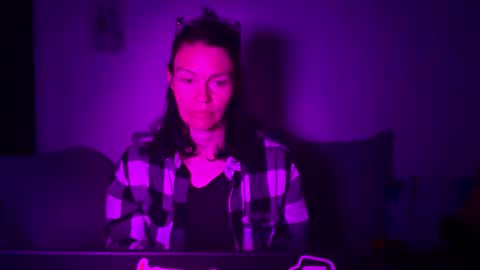Snapshot of longstorywhore chatting on October 25, 2:19 am longstorywhore online show from October 25, 2:19 am