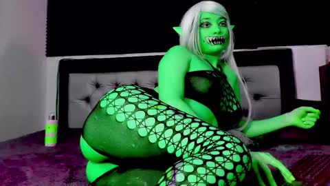 Lore Depp online show from November 4, 3:22 am