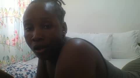 Snapshot of loreencutie chatting on October 13, 12:52 pm loreen online show from October 13, 12:52 pm