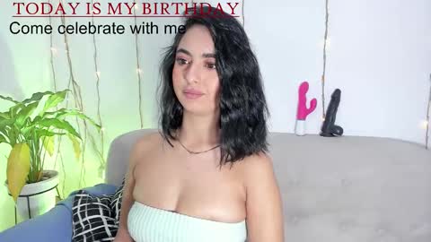 L O R E N online show from December 3, 1:57 pm