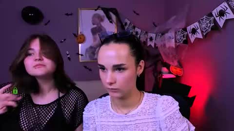 Snapshot of lorraine_carter chatting on October 23, 7:09 pm Lora for u online show from October 23, 7:09 pm