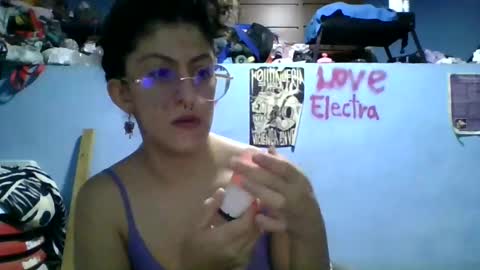 Snapshot of love_electra chatting on October 23, 4:07 am love_electra online show from October 23, 4:07 am