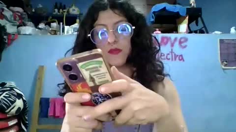 Snapshot of love_electra chatting on October 21, 5:50 pm love_electra online show from October 21, 5:50 pm
