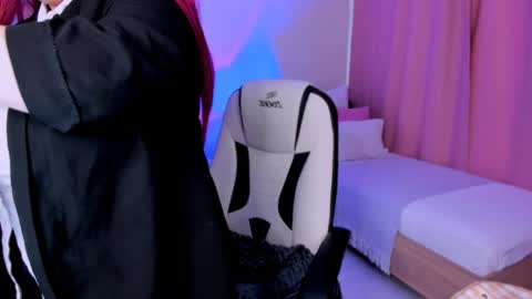 Snapshot of love_insidee chatting on December 5, 7:49 am Sailor online show from December 5, 7:49 am