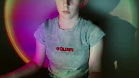 Vivian online show from February 19, 2:16 pm