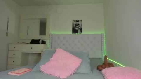 Val online show from December 5, 12:21 am