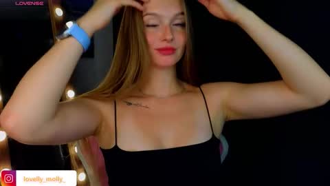 Molly online show from November 16, 5:24 pm