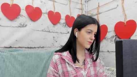 lovely__audrey online show from November 23, 8:05 am