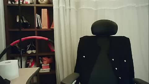 Snapshot of lovely_dana chatting on December 27, 9:28 am DANA KIM online show from December 27, 9:28 am