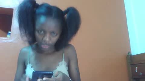 Snapshot of lovely_yvonne chatting on October 22, 8:25 pm Lovely yvonne online show from October 22, 8:25 pm