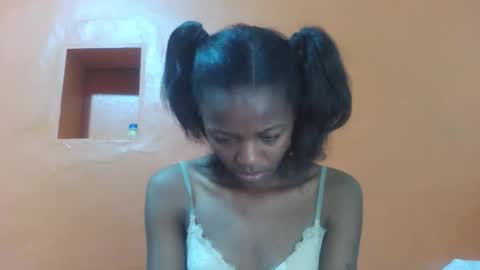 Snapshot of lovely_yvonne chatting on October 20, 7:39 pm Lovely yvonne online show from October 20, 7:39 pm