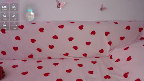 Dee online show from October 16, 10:45 pm