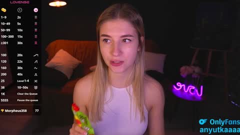 Anna online show from February 7, 1:01 pm