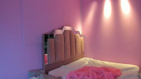 L O V E  online show from November 5, 11:59 am