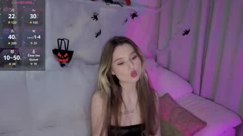 Lua online show from November 1, 8:35 pm