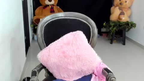 luara__01__lecat_1 online show from January 13, 1:11 am