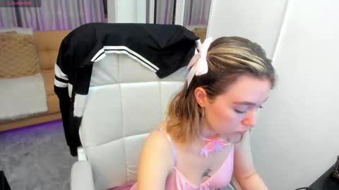 lucia_copper online show from November 12, 1:31 pm