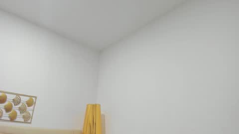 lucia lorenz online show from February 3, 11:15 am