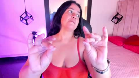 Lucia Vonne online show from November 7, 2:55 pm