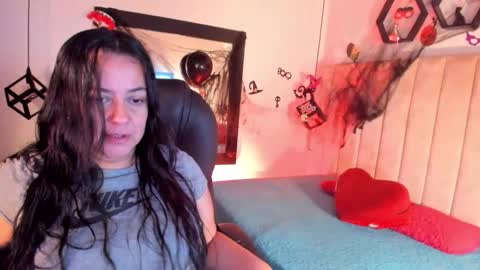 Snapshot of lucia_vonne chatting on October 21, 2:32 pm Lucia Vonne online show from October 21, 2:32 pm