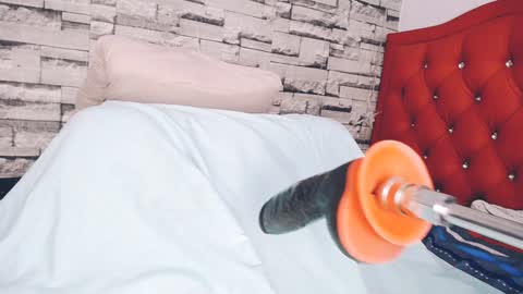 luciaaah online show from January 28, 9:29 pm