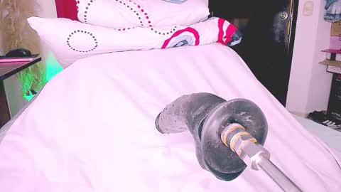 luciaaah online show from September 29, 9:09 pm