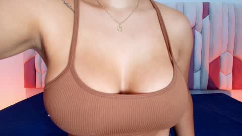 instagram luciana417  online show from September 17, 3:15 am