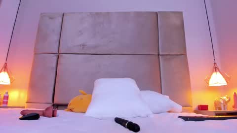 Luci  online show from October 4, 2:11 pm