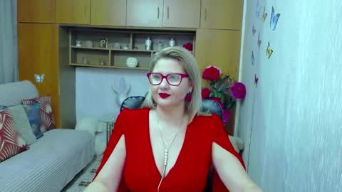 Lucille Fenly online show from November 3, 10:36 pm