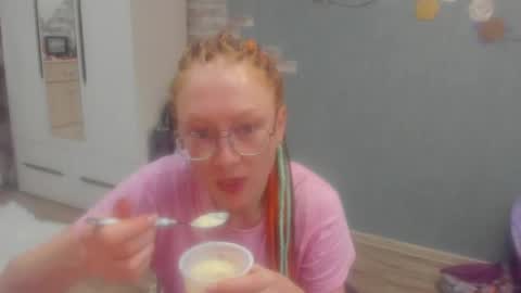 lucky_licky20 online show from November 19, 2:11 am