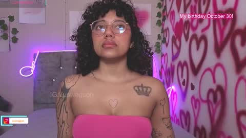 Luanis online show from October 25, 5:15 am