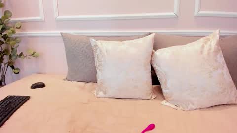 lucy_canel online show from November 27, 7:28 pm