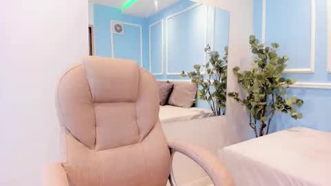 lucy_canel online show from November 1, 7:29 pm