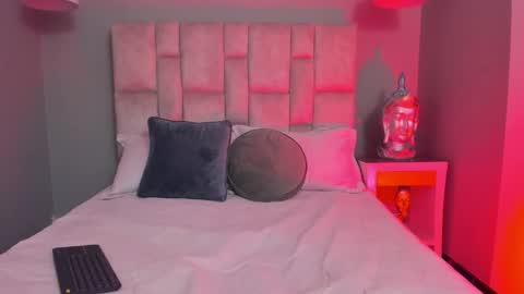 Lucy  online show from February 20, 7:37 pm