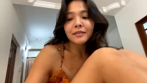 Semirra online show from December 19, 1:21 am