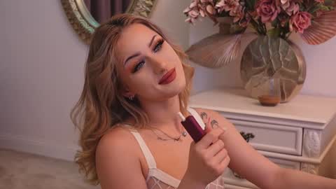 Lucy Lexton online show from January 20, 6:21 am