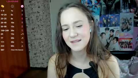 Lucy Rose online show from October 24, 5:03 am