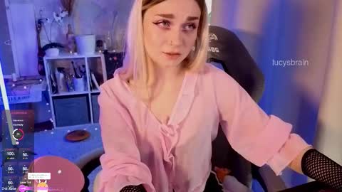 Lucy online show from November 29, 8:40 am