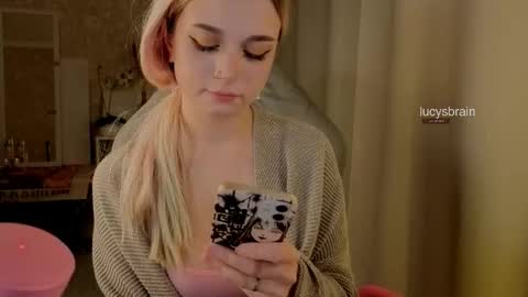 Lucy online show from October 27, 8:47 pm