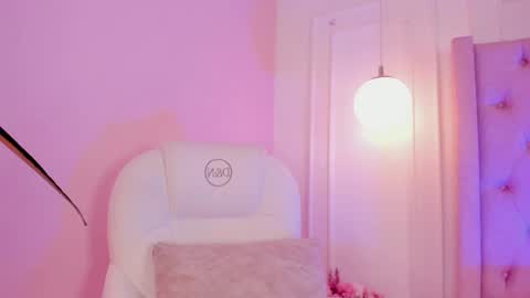 Lucy online show from December 15, 4:40 am